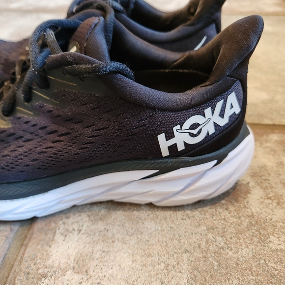 HOKA One One Clifton 8 Black & White Women's Size 6 Running Shoes - Picture 2 of 16